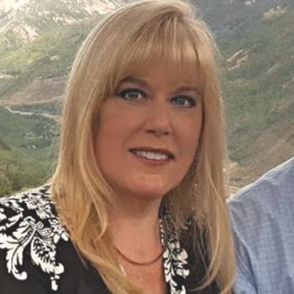 Meet your Posher, Debbie